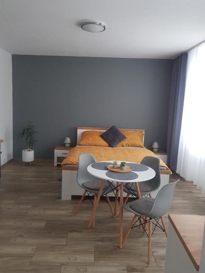 Apartman Ursula ヤーヒモフ エクステリア 写真