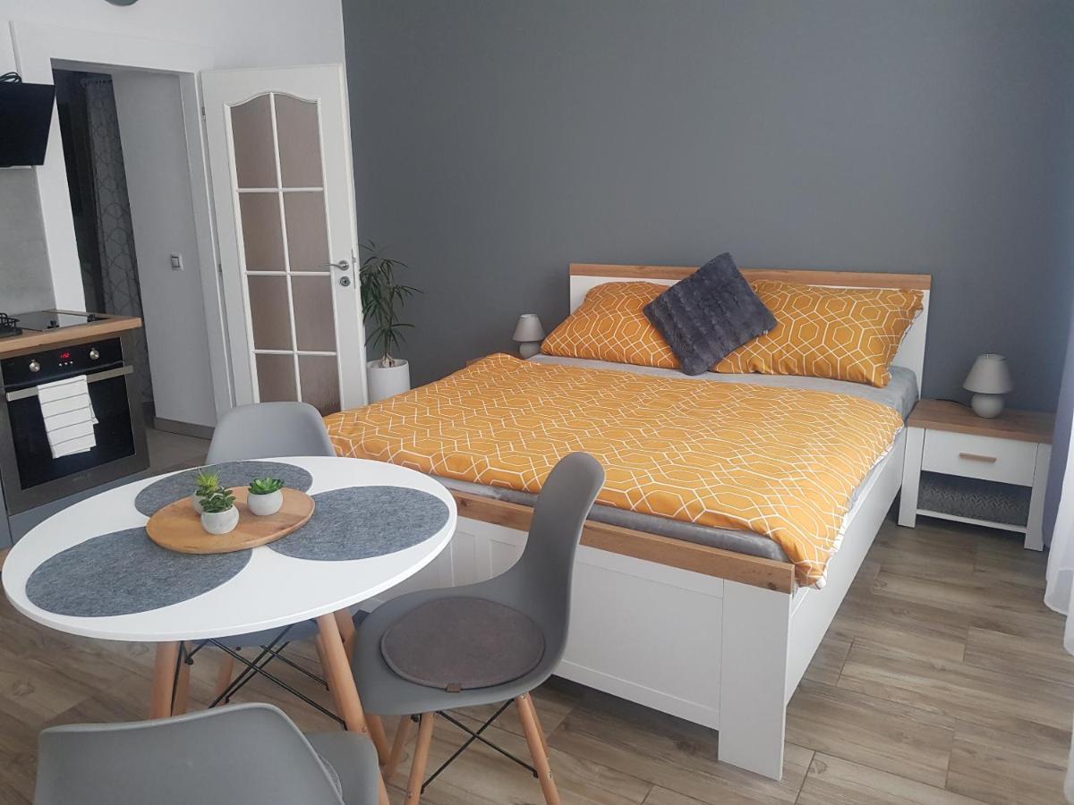 Apartman Ursula ヤーヒモフ エクステリア 写真